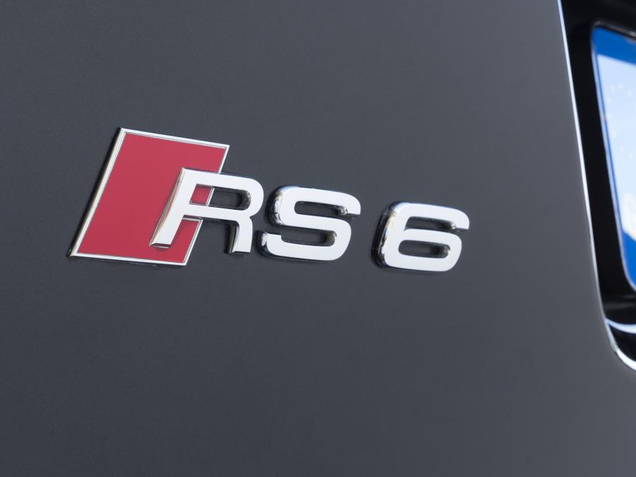 Логотип Audi RS6 Avant (4F, C6) 2008 года  (UK) (фото 9 из 31)